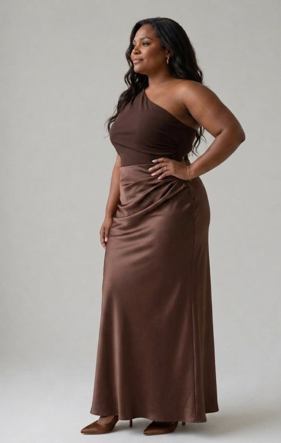 Ellis & Johnson™  | Maxi Dress with a Guilt in Satin